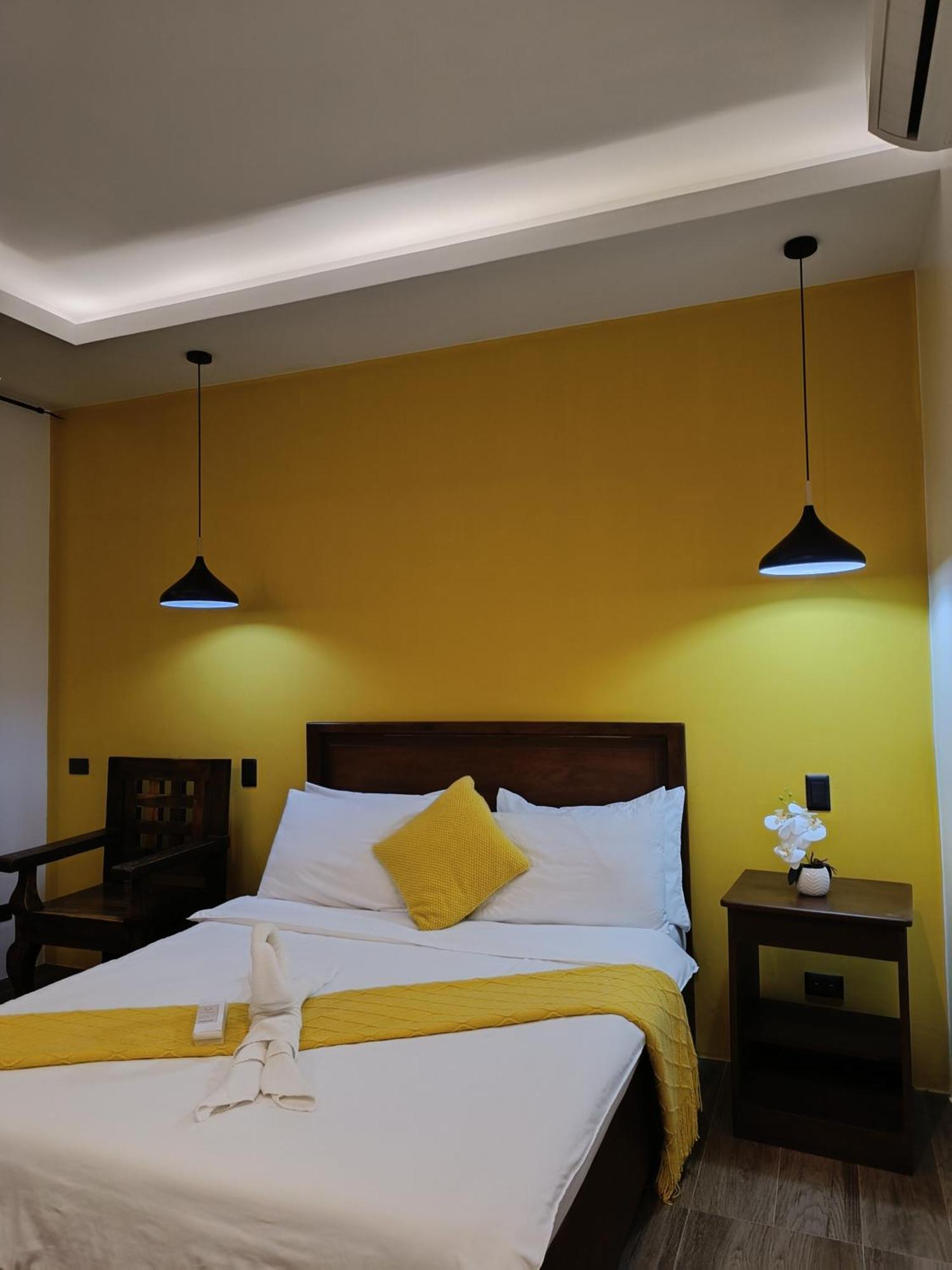 Hotel Plato De Ciudad II à Caticlan Extérieur photo